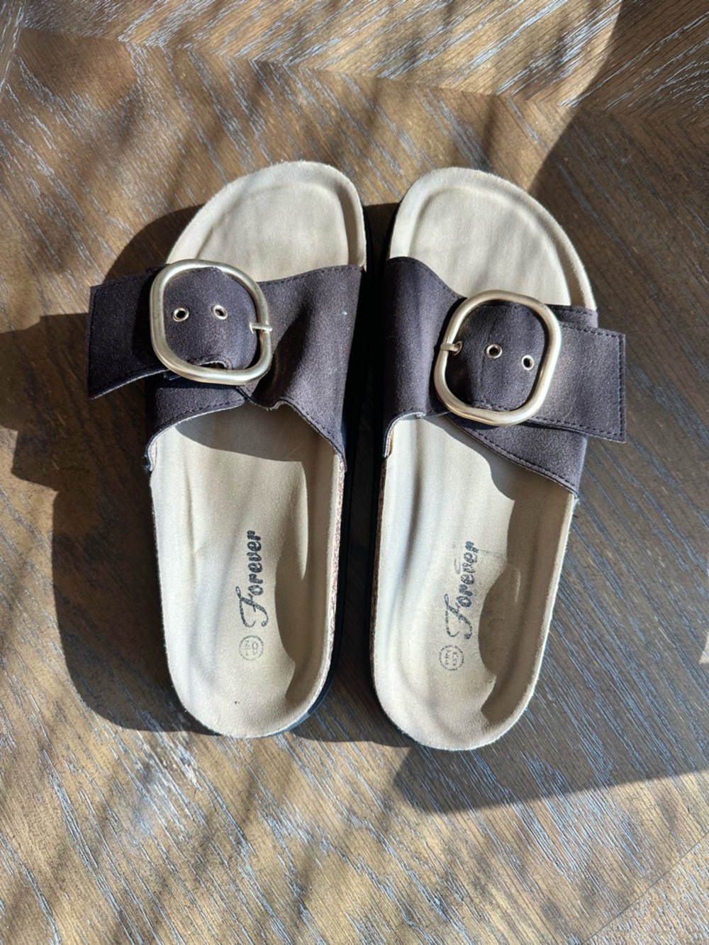 LNC Comfort Buckle Slide Sandals in Dark Brown Size 6.5